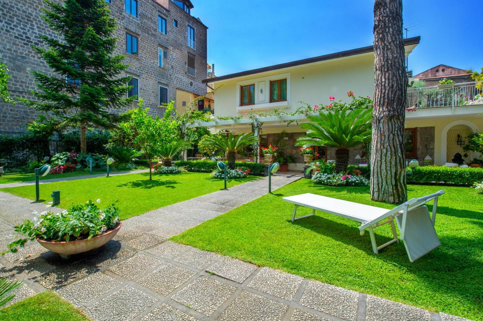 Sorrentovibes - Villa In Sorrento Center With Gardens And Outdoor Space Εξωτερικό φωτογραφία