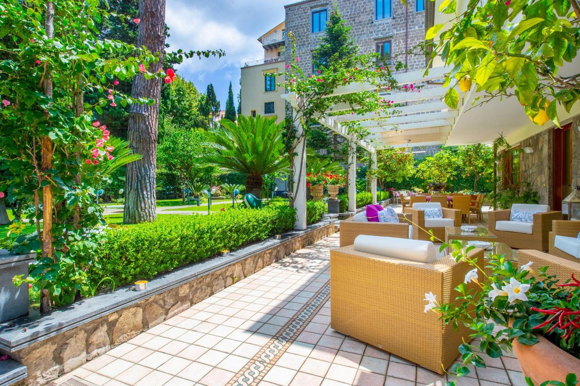 Sorrentovibes - Villa In Sorrento Center With Gardens And Outdoor Space Εξωτερικό φωτογραφία