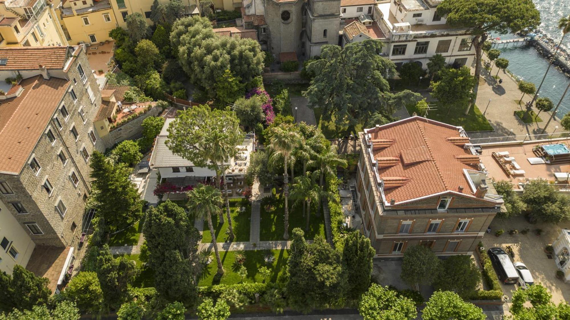 Sorrentovibes - Villa In Sorrento Center With Gardens And Outdoor Space Εξωτερικό φωτογραφία